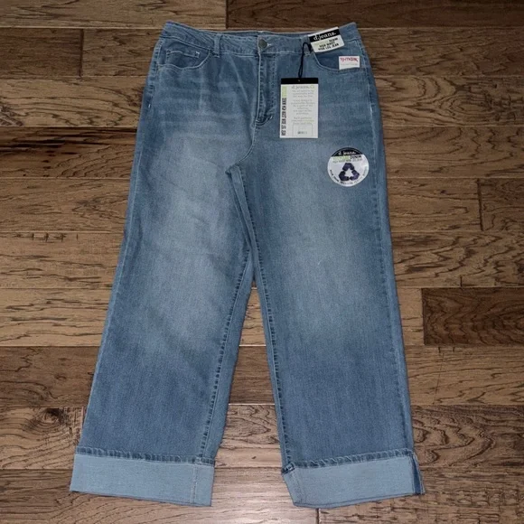 d. jeans Light Blue Flare & Wide Leg Women's Jeans - Picture 1 of 4